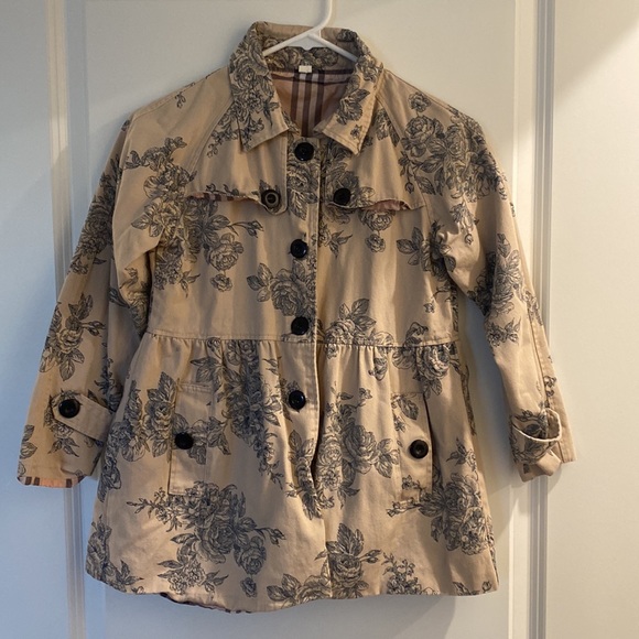 Girls Peak coat. - Picture 2 of 4